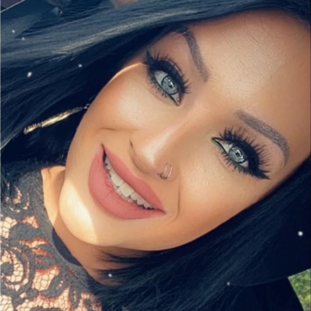 Meet your Posher, Brittanya